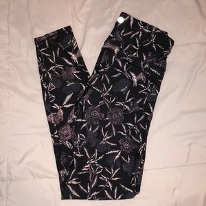 BRAND NEW Cotton On “Body” fleece lined leggings